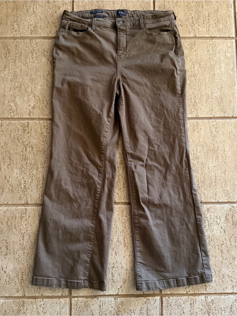 NYDJ Jeans Women's Size 16 Ripe Olive Green Teresa Wide Leg Lift Tuck Pants